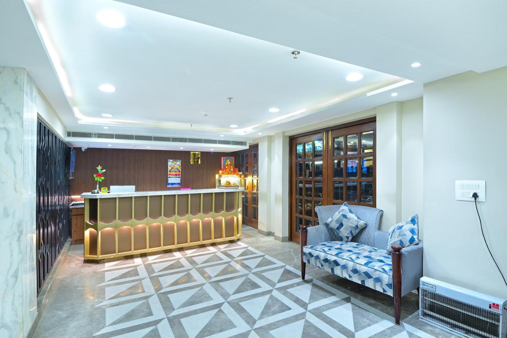 Hotel Sapphire House - 3 Mins Walk From Metro And 5 Mins From Rail Station New Delhi Ngoại thất bức ảnh