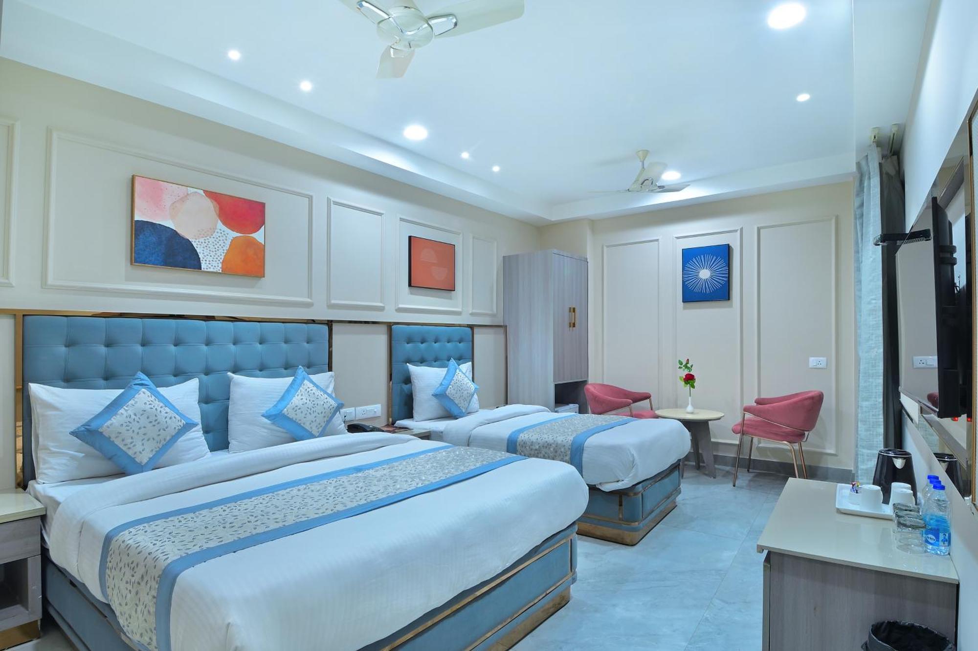 Hotel Sapphire House - 3 Mins Walk From Metro And 5 Mins From Rail Station New Delhi Ngoại thất bức ảnh