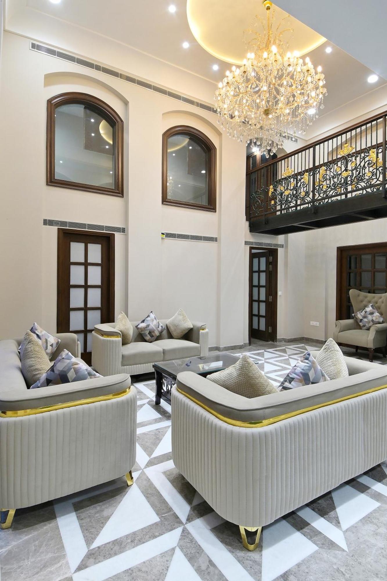 Hotel Sapphire House - 3 Mins Walk From Metro And 5 Mins From Rail Station New Delhi Ngoại thất bức ảnh