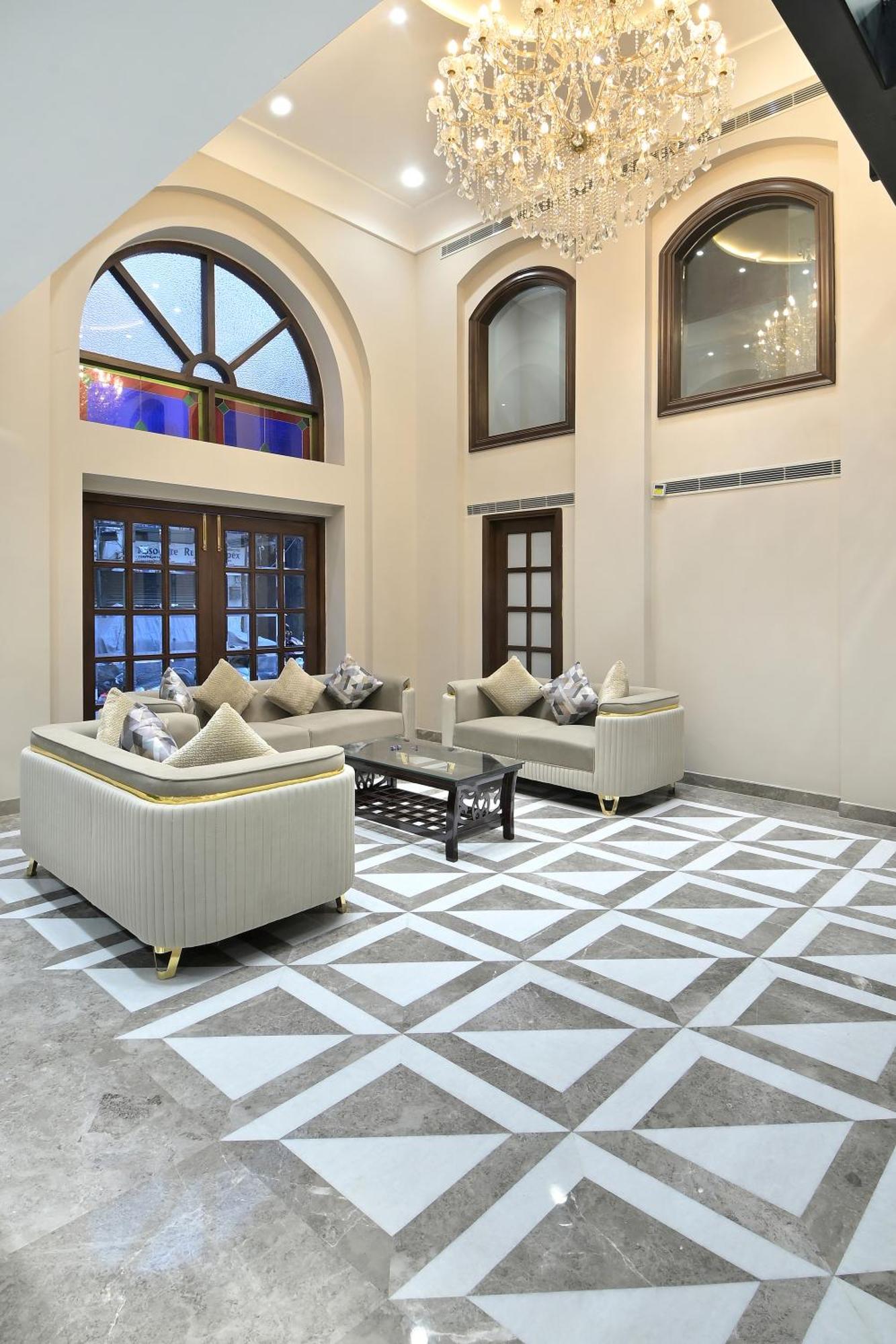 Hotel Sapphire House - 3 Mins Walk From Metro And 5 Mins From Rail Station New Delhi Ngoại thất bức ảnh